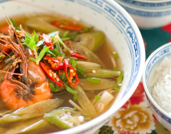 Canh Chua Tôm – Vietnamese Sour Soup with Prawn
